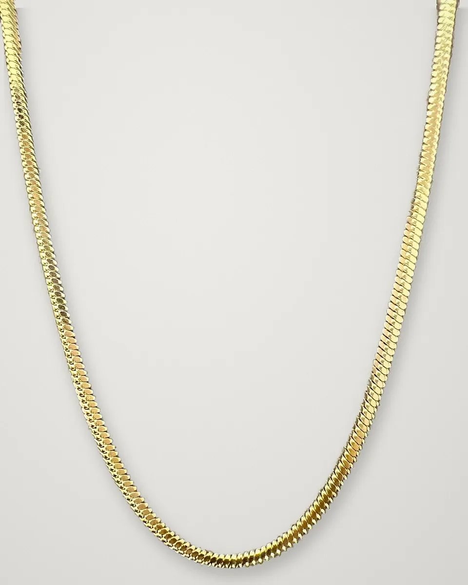 Plinth Square Chain, studio photograph