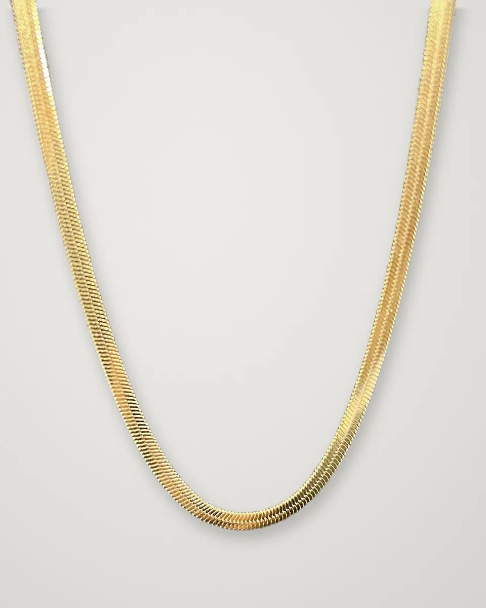 Brise Wide Herringbone, studio photograph