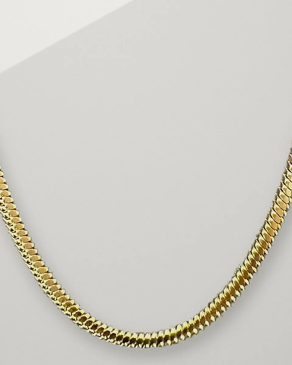 Plinth Square Chain, close-up detail