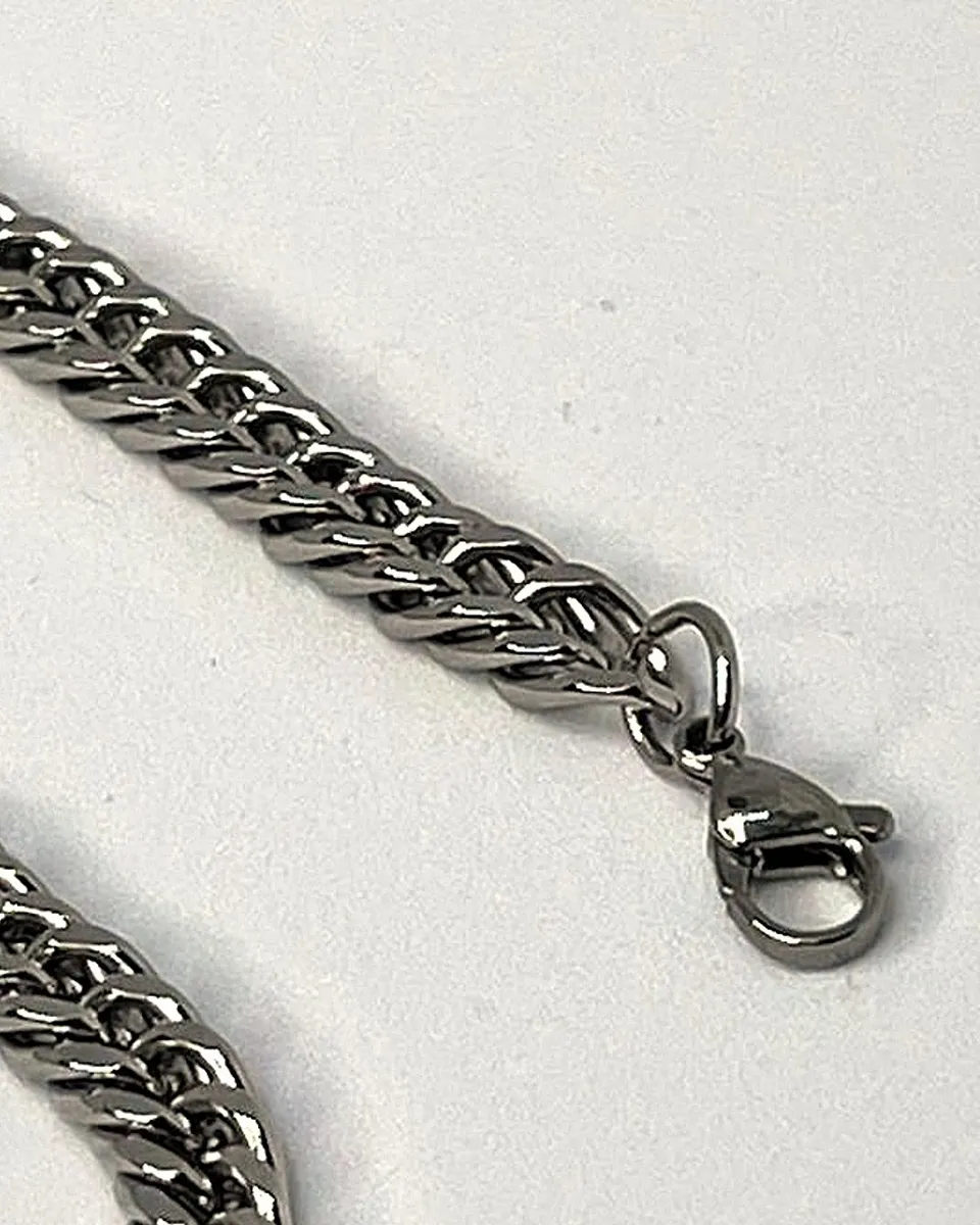 Grille Curb Chain, clasp and construction detail