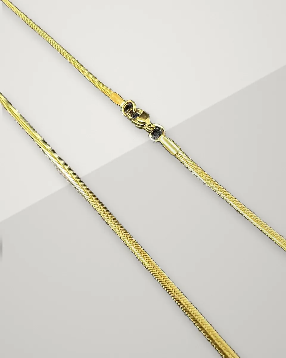 Brise Herringbone, clasp and construction detail