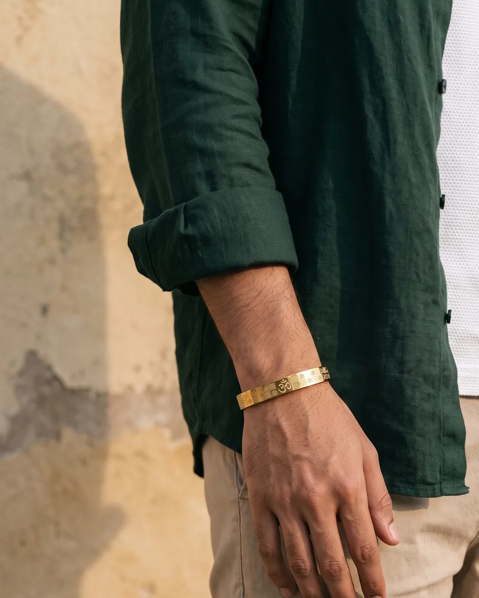 Jaali Om Kada, worn on body